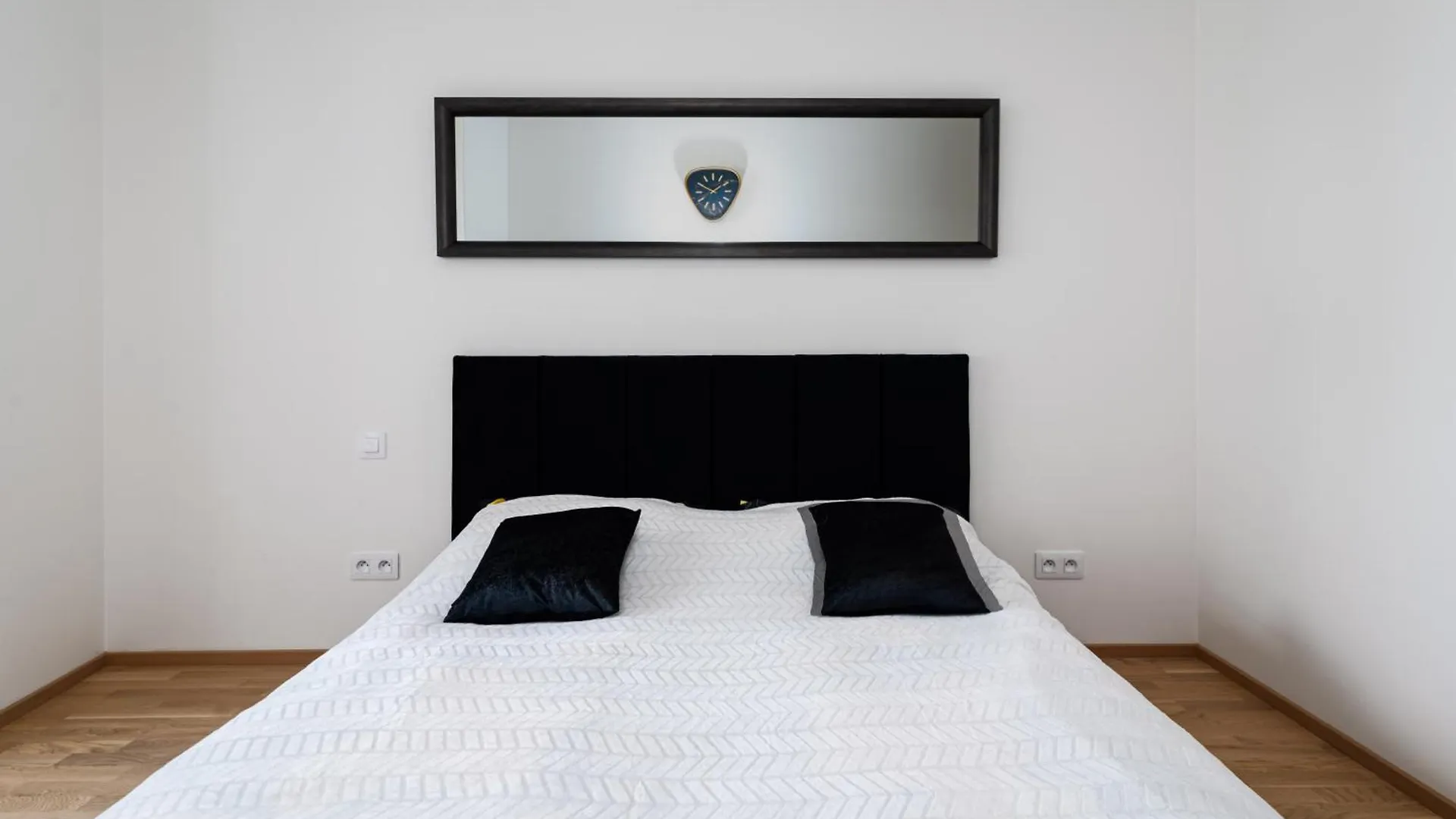 Modern Elegance Suite Prag 0*,